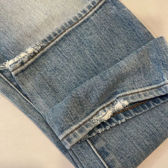 ~ J.Crew 26 Vintage Crop Jeans Womens Light Blue Fray Look Patch Rip Distressed - Picture 5 of 12